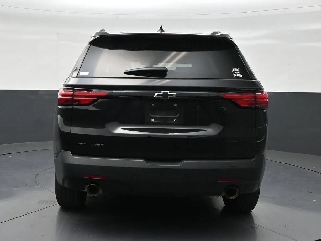 2023 Chevrolet Traverse LS photo 4