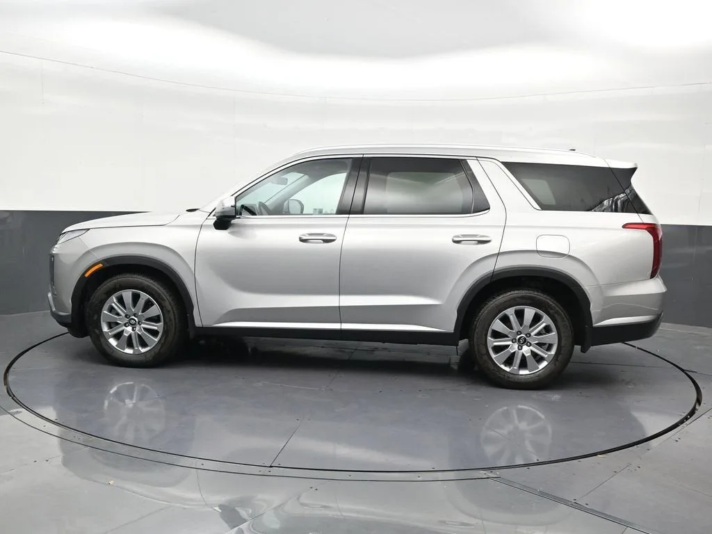 2025 Hyundai Palisade SEL photo 2