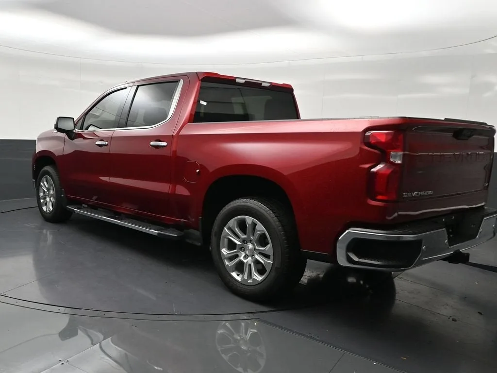2024 Chevrolet Silverado 1500 LTZ photo 3