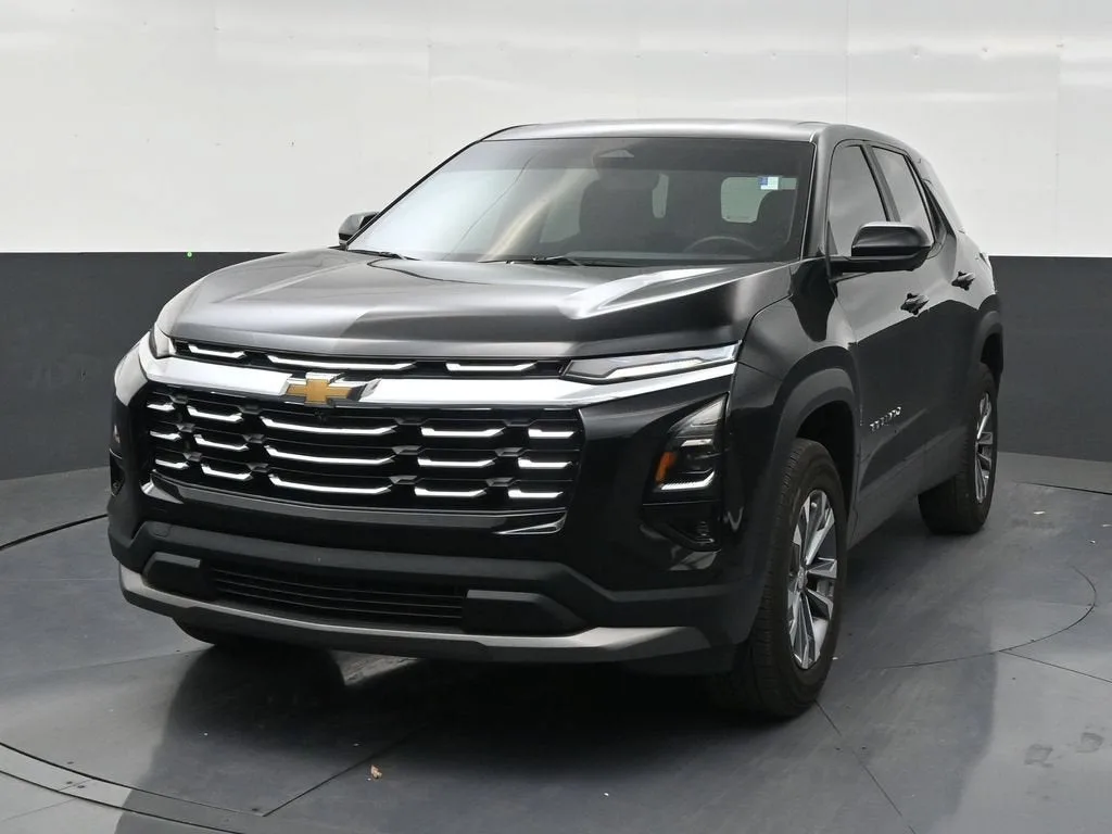 2025 Chevrolet Equinox LT photo 8