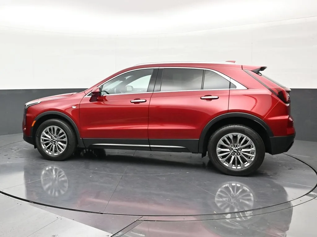 2024 Cadillac XT4 Premium Luxury photo 2
