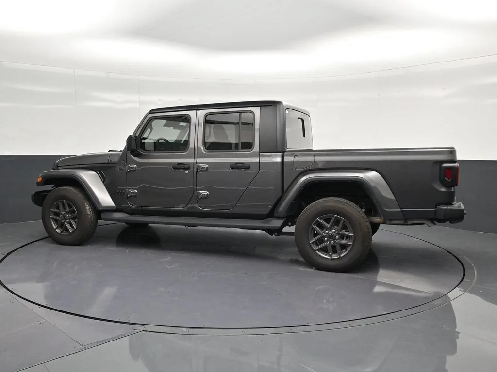 2025 Jeep Gladiator Sport S photo 9