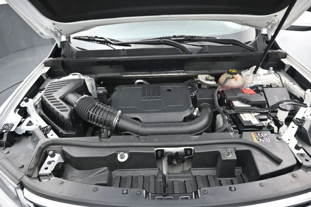2023 GMC Acadia SLE photo 12