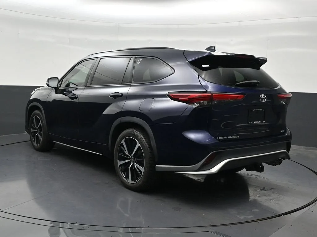 2021 Toyota Highlander XSE photo 3