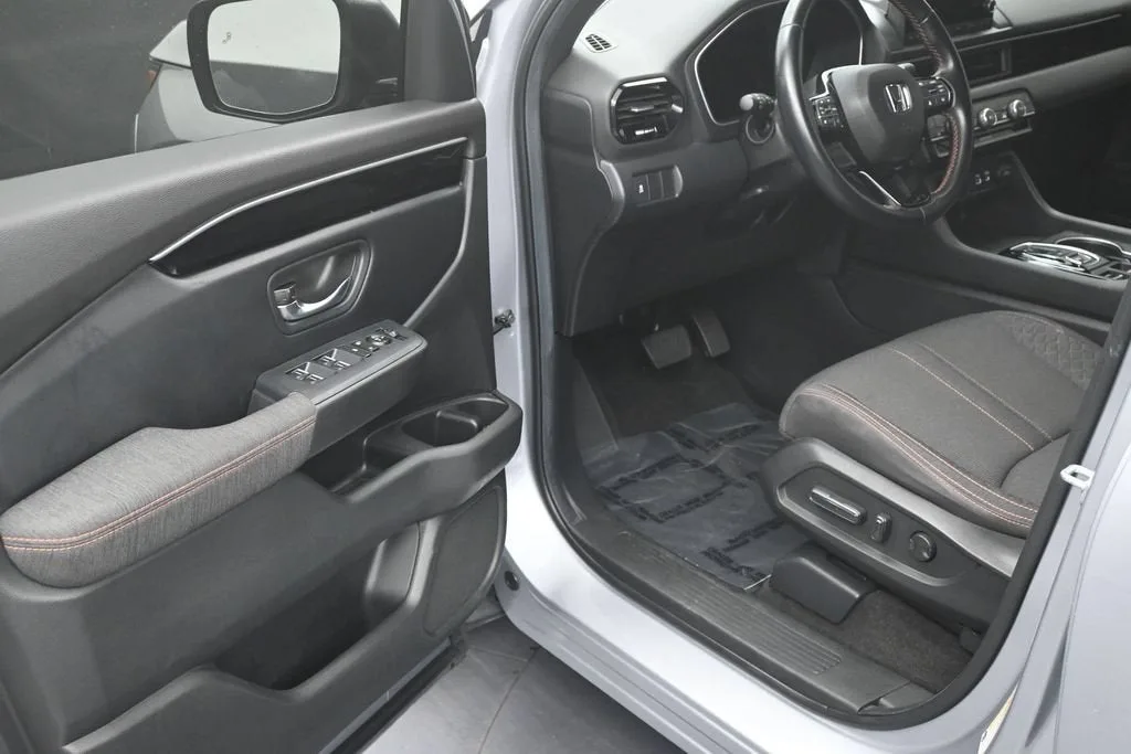 2025 Honda Pilot Sport photo 10