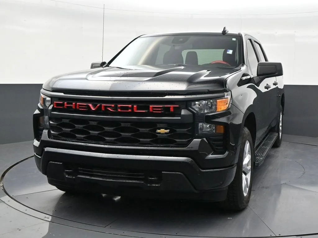 2024 Chevrolet Silverado 1500 Custom photo 8