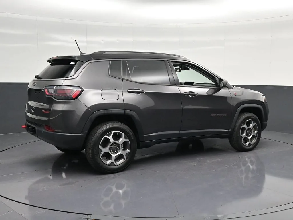 2022 Jeep Compass Trailhawk photo 3