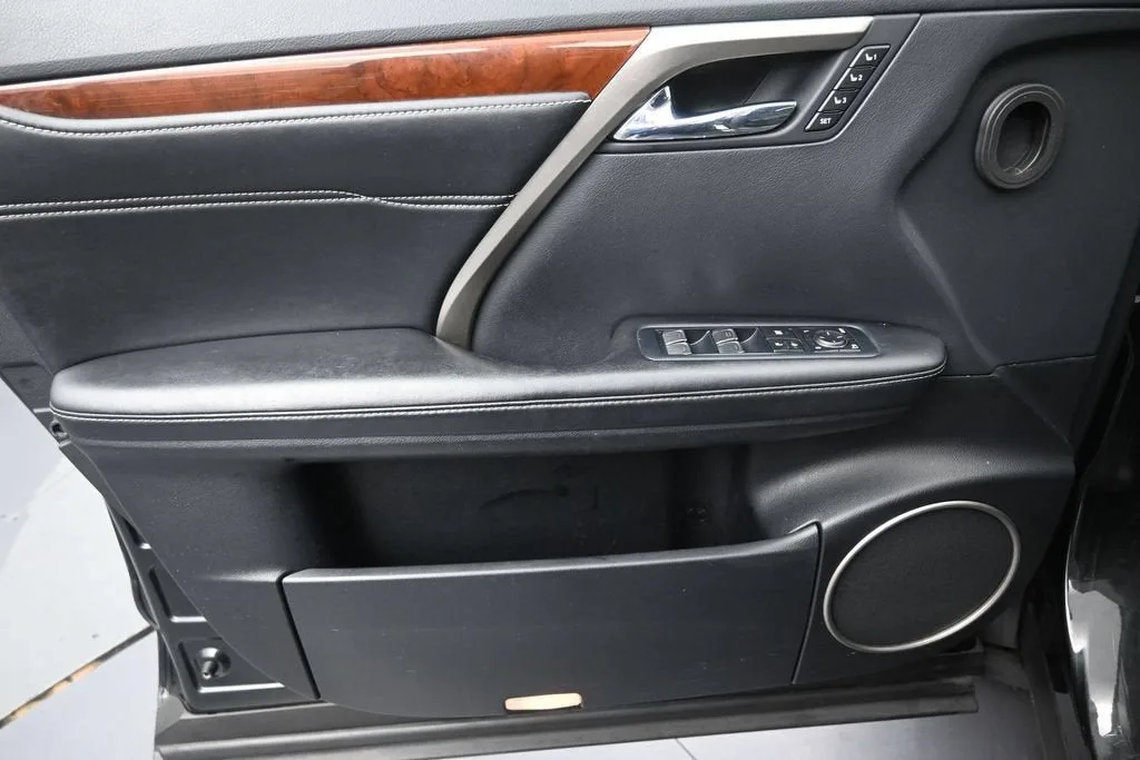 2019 Lexus RX RX 350L Premium photo 11
