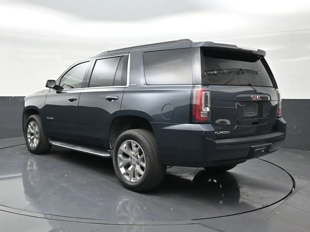 2019 GMC Yukon SLE photo 3