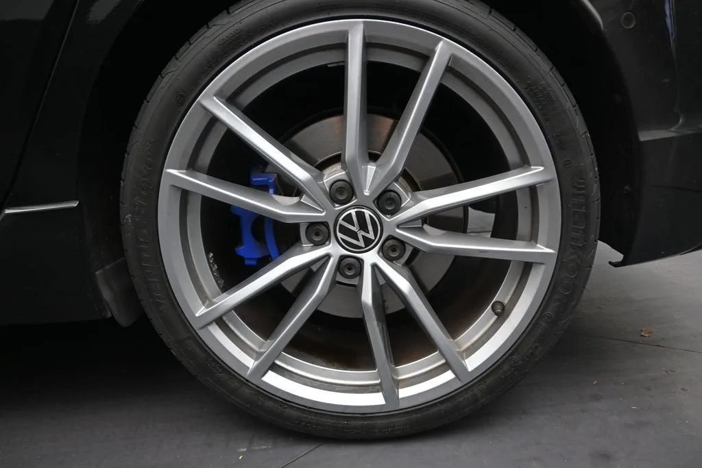 2024 Volkswagen Golf R 2.0T photo 9