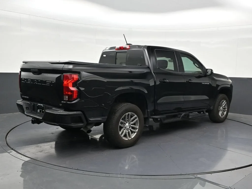 2024 Chevrolet Colorado LT photo 5