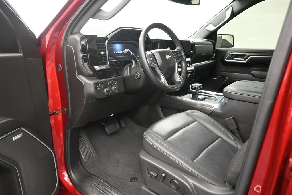 2024 Chevrolet Silverado 1500 LTZ photo 11