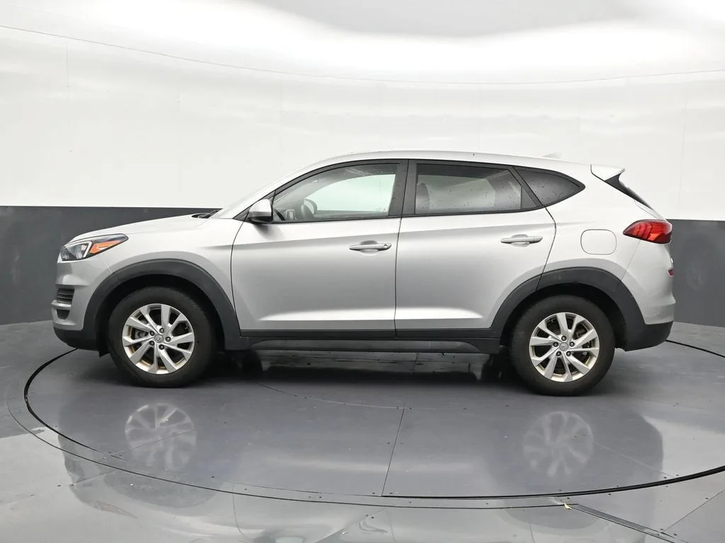2021 Hyundai Tucson SE photo 2