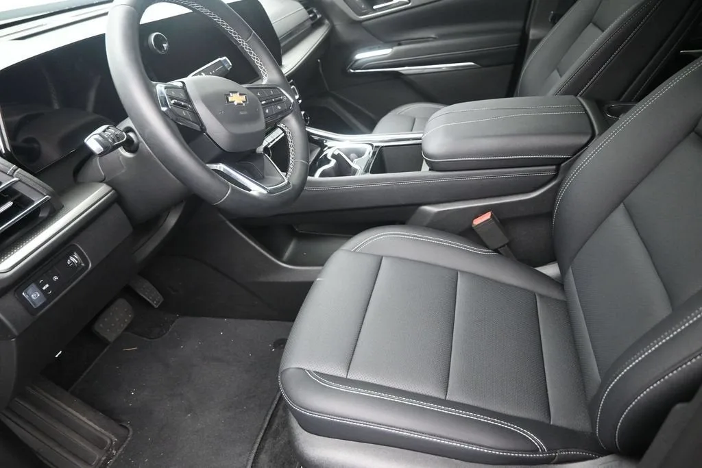 2026 Chevrolet Traverse LT photo 12