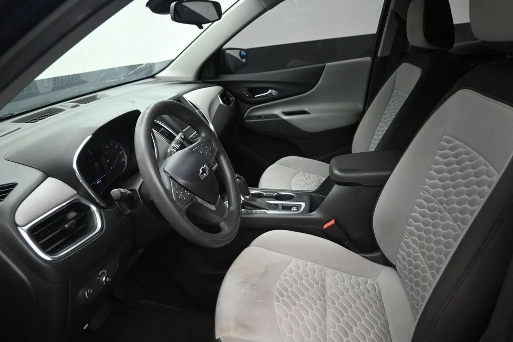 2020 Chevrolet Equinox LS photo 11