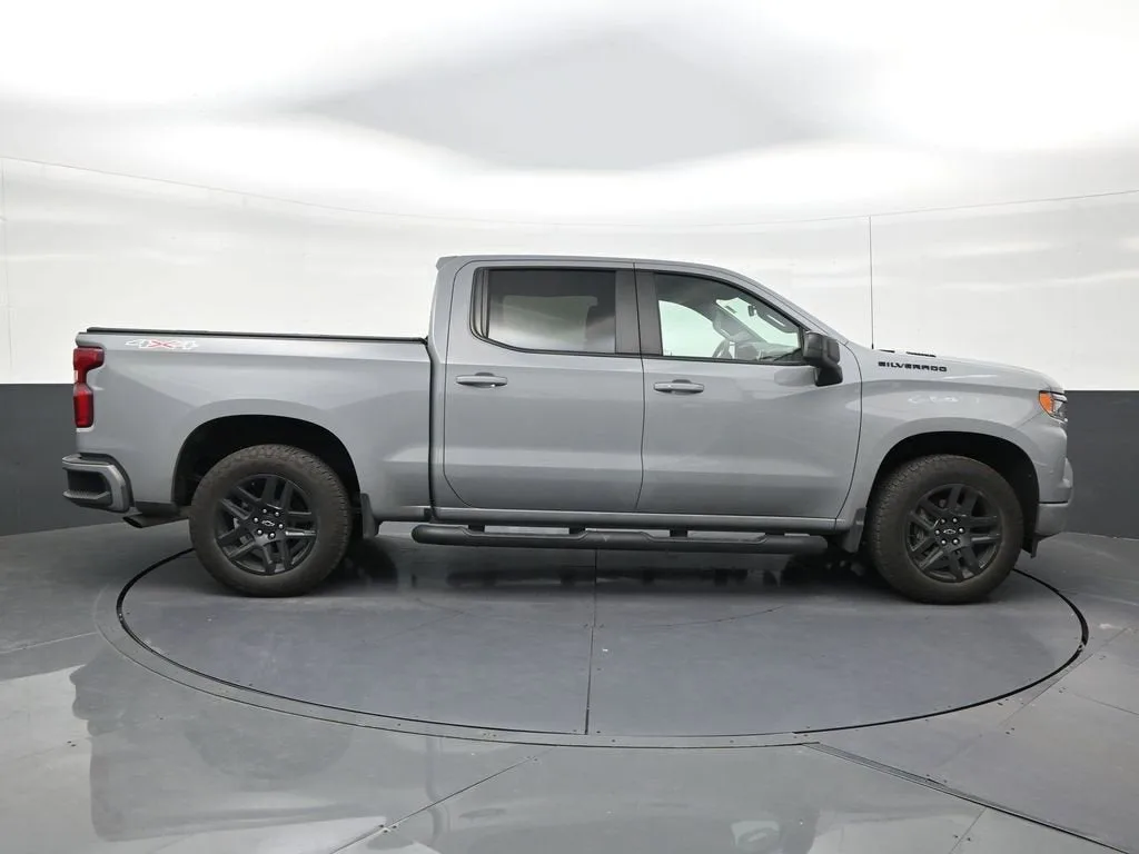2025 Chevrolet Silverado 1500 RST photo 6