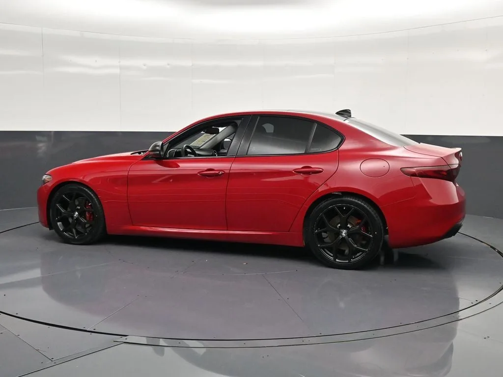 2020 Alfa Romeo Giulia Base photo 8