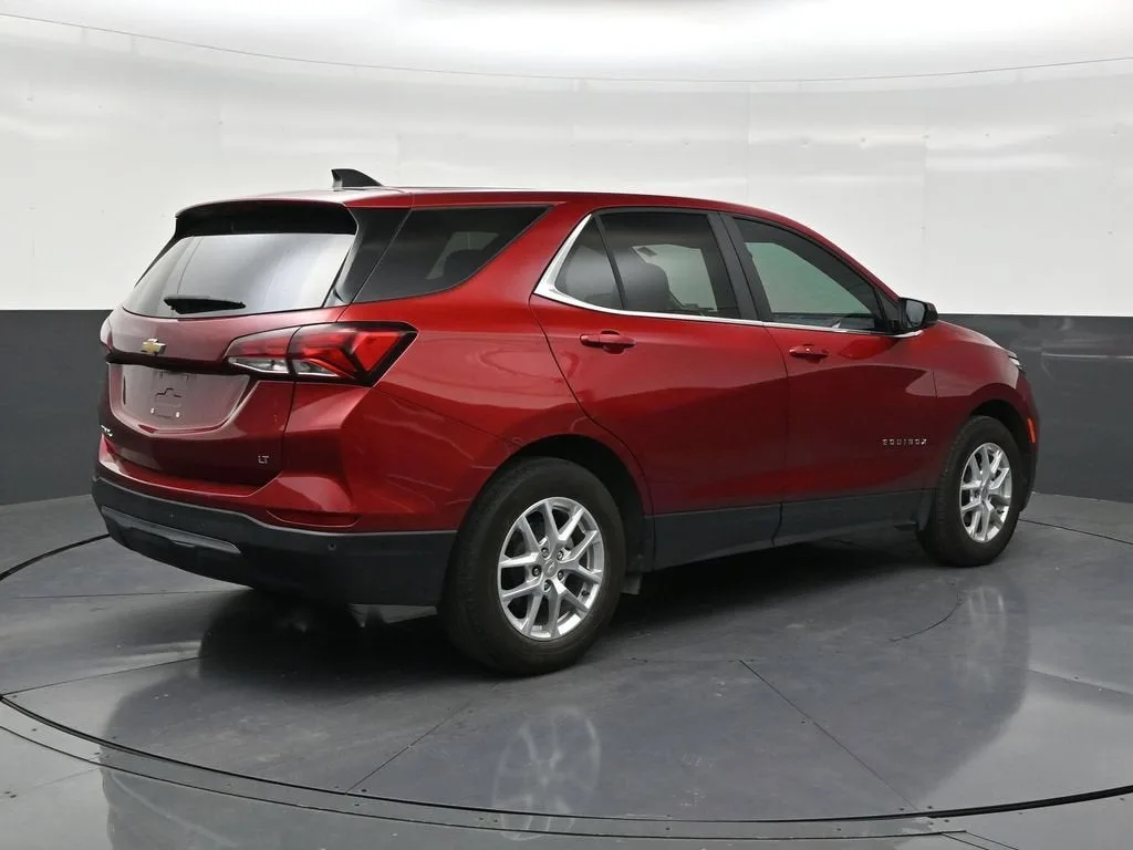 2024 Chevrolet Equinox LT photo 5
