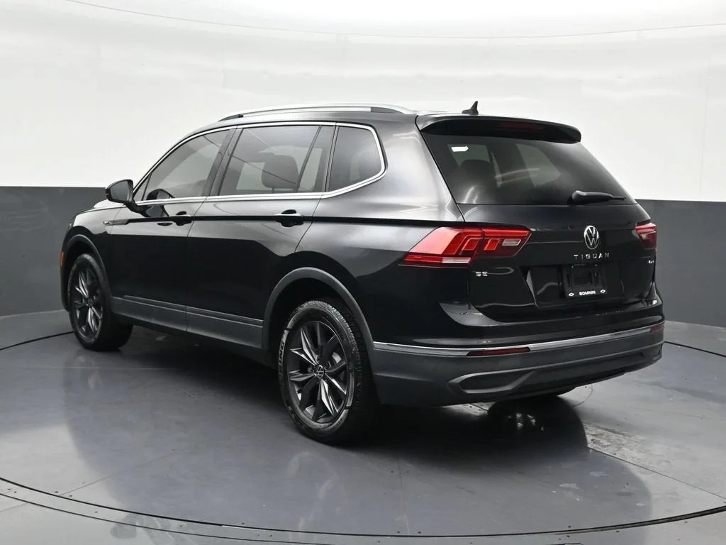 2022 Volkswagen Tiguan SE photo 3