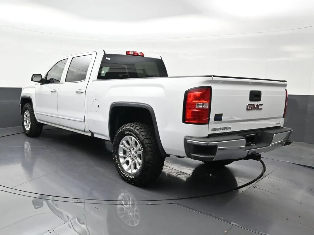 2018 GMC Sierra 1500 SLE photo 3