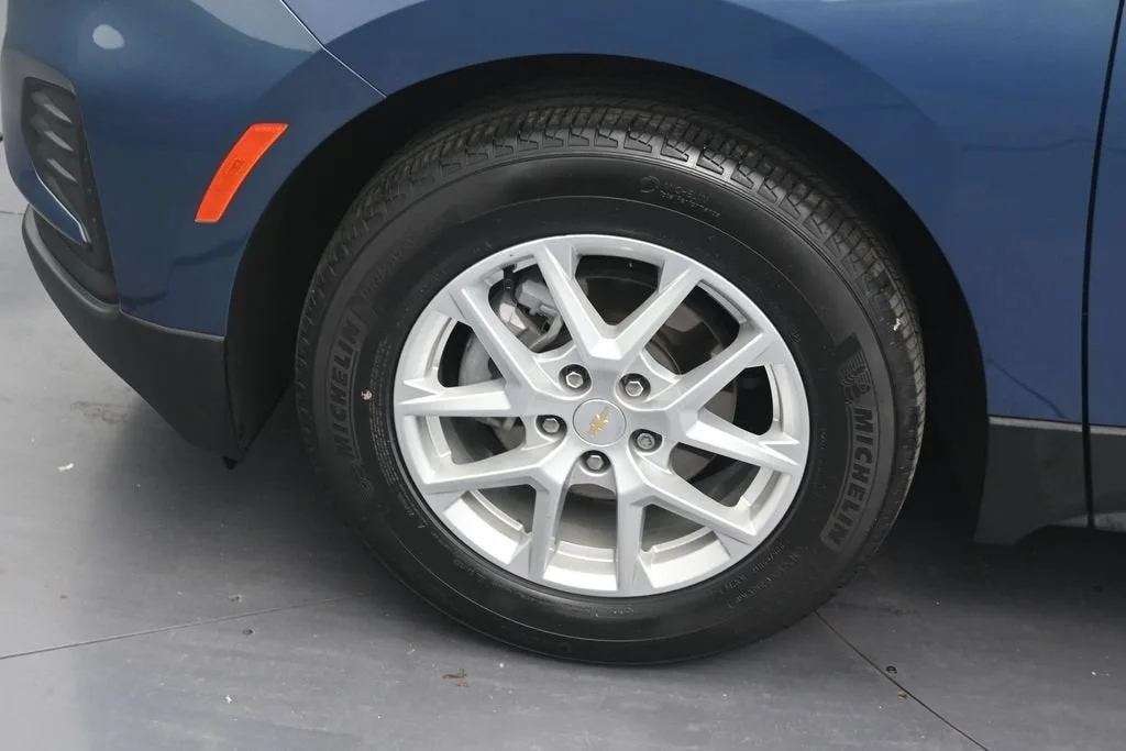 2024 Chevrolet Equinox LS photo 9