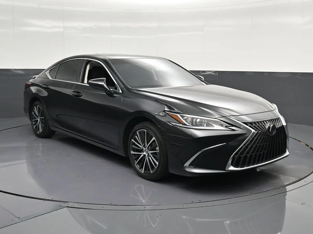 2025 Lexus ES 300h photo 5