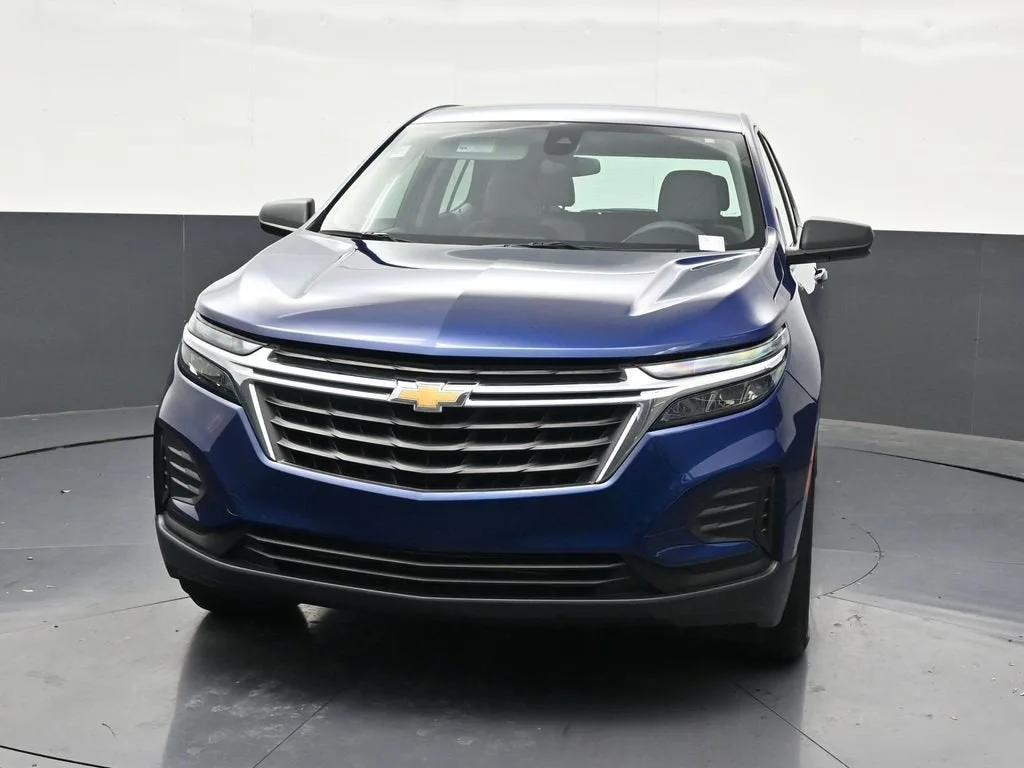 2023 Chevrolet Equinox LS photo 9