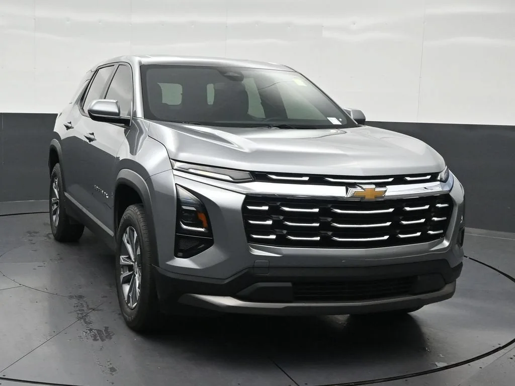 2026 Chevrolet Equinox LT photo 8