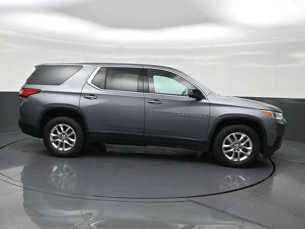 2021 Chevrolet Traverse LS photo 7