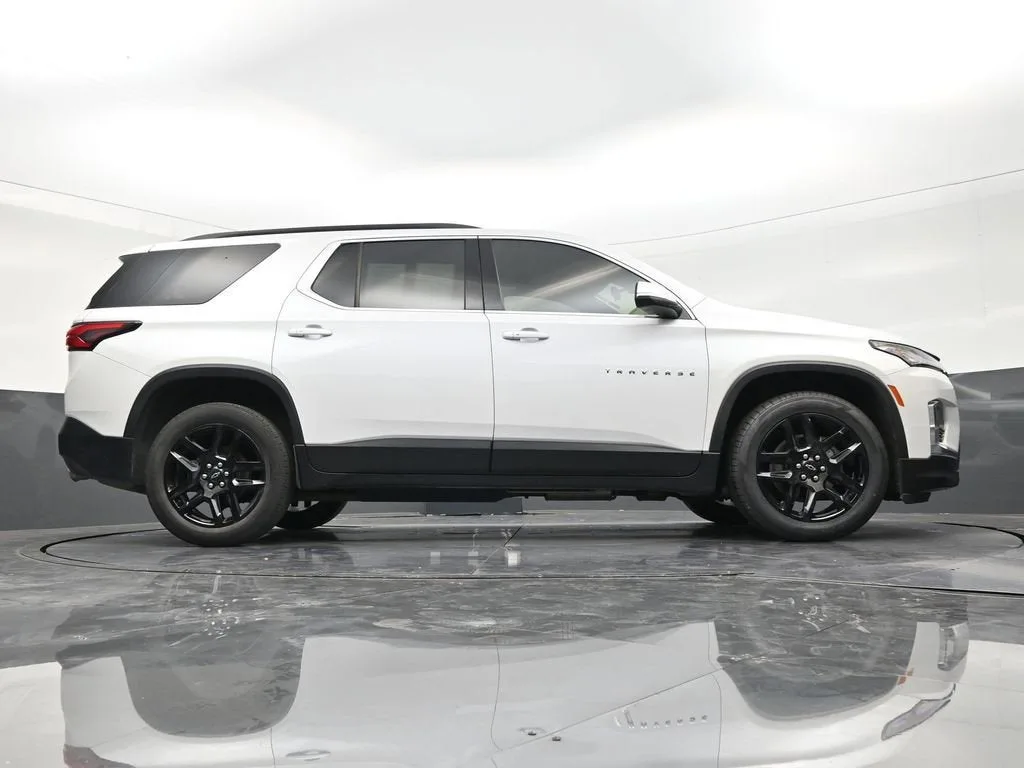 2022 Chevrolet Traverse LT Cloth photo 25