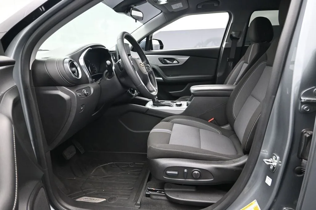 2025 Chevrolet Blazer LT photo 11