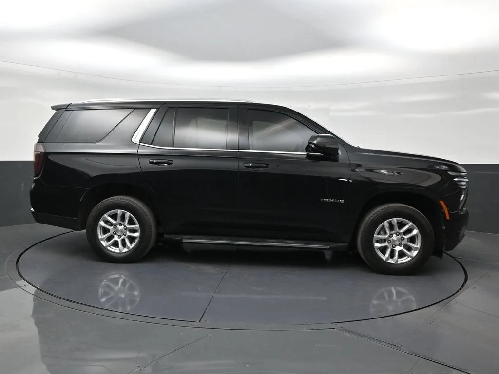 2025 Chevrolet Tahoe LS photo 6