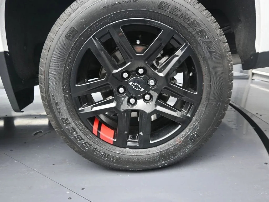 2023 Chevrolet Silverado 1500 RST photo 10
