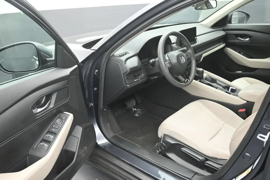 2025 Honda Accord Sedan LX photo 10