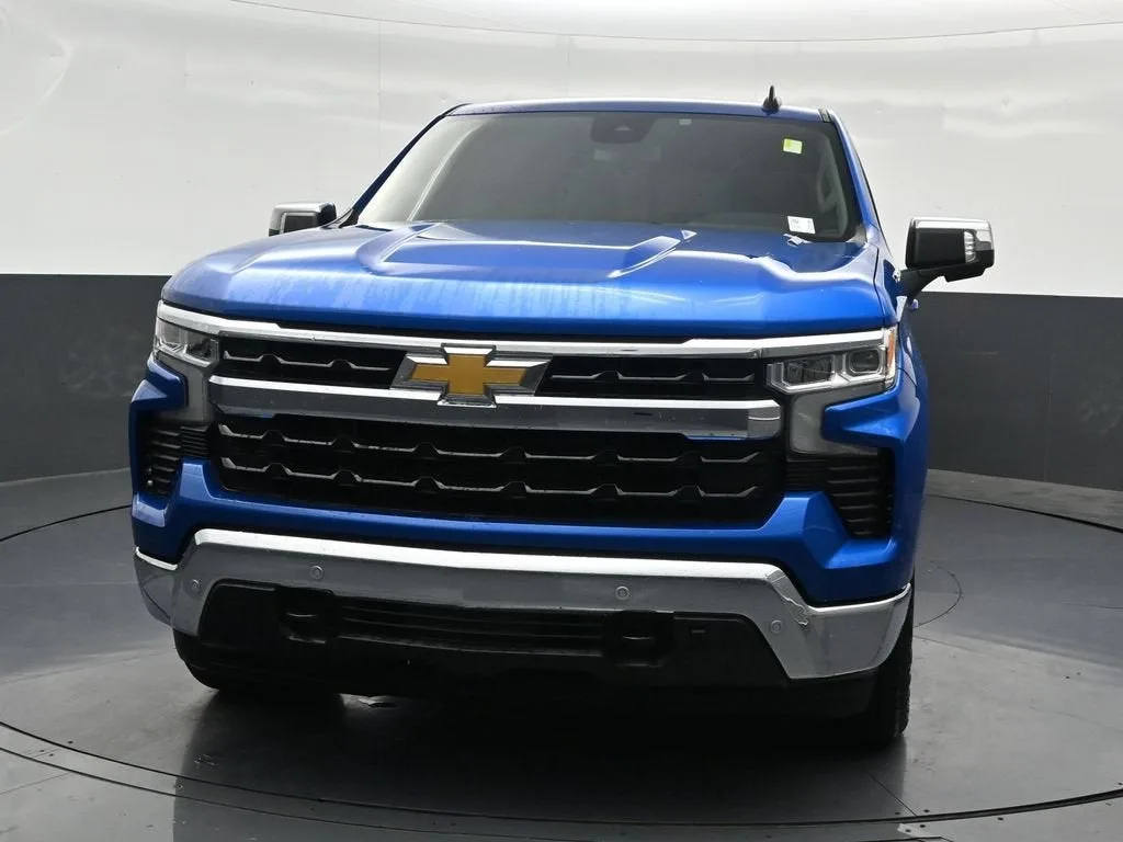 2024 Chevrolet Silverado 1500 LT photo 9