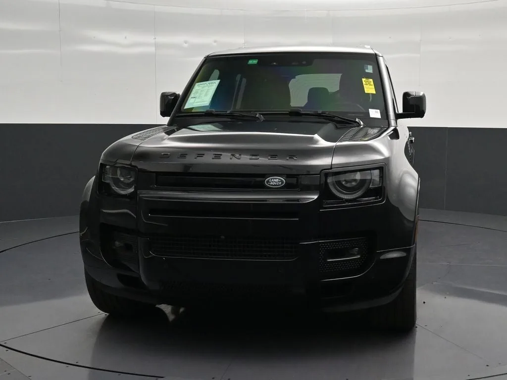 2024 Land Rover Defender 110 X-Dynamic SE photo 6