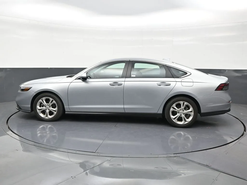 2024 Honda Accord Sedan LX photo 2