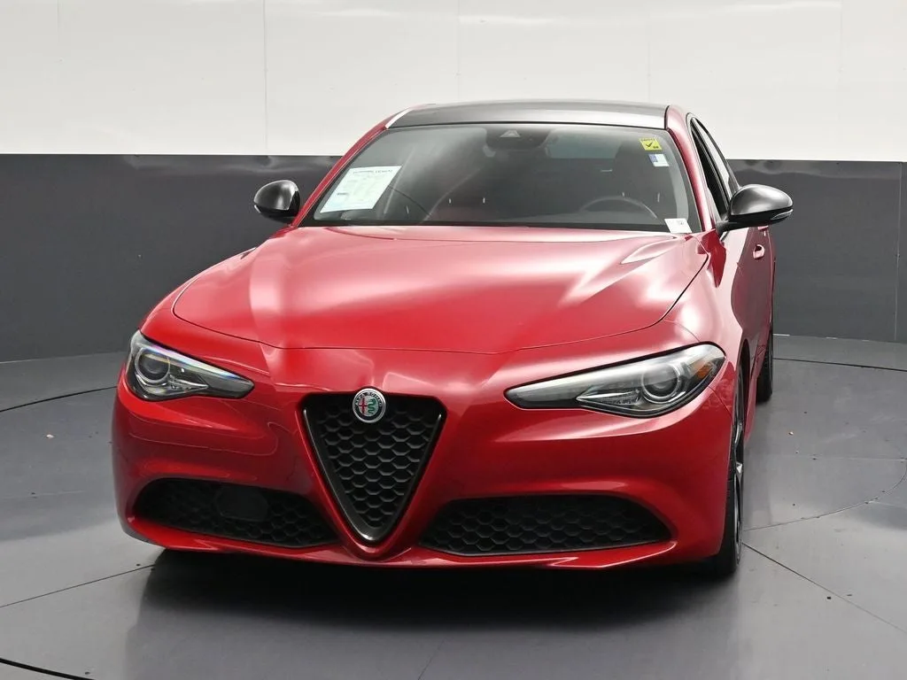 2020 Alfa Romeo Giulia Base photo 6