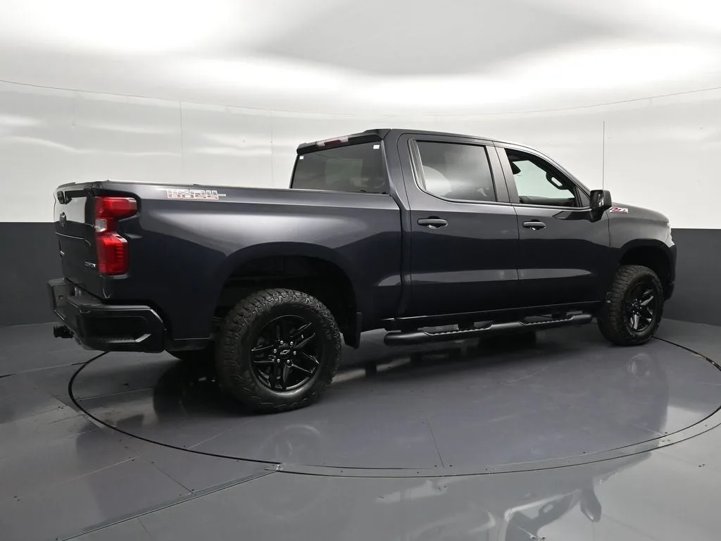 2024 Chevrolet Silverado 1500 Custom Trail Boss photo 3