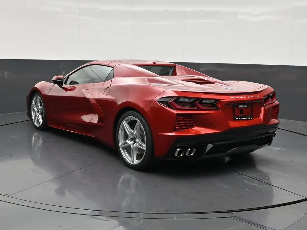 2023 Chevrolet Corvette Stingray 2LT photo 3