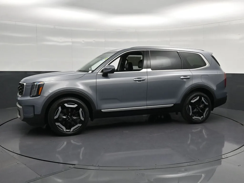 2024 Kia Telluride S photo 7