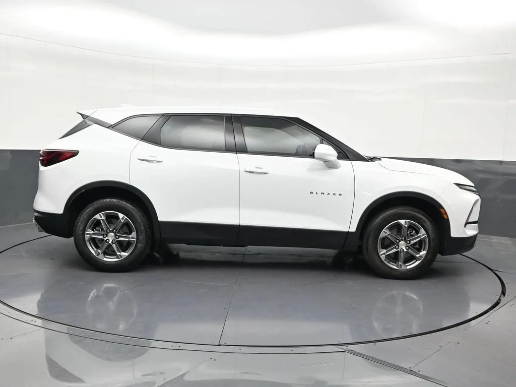 2024 Chevrolet Blazer 2LT photo 7