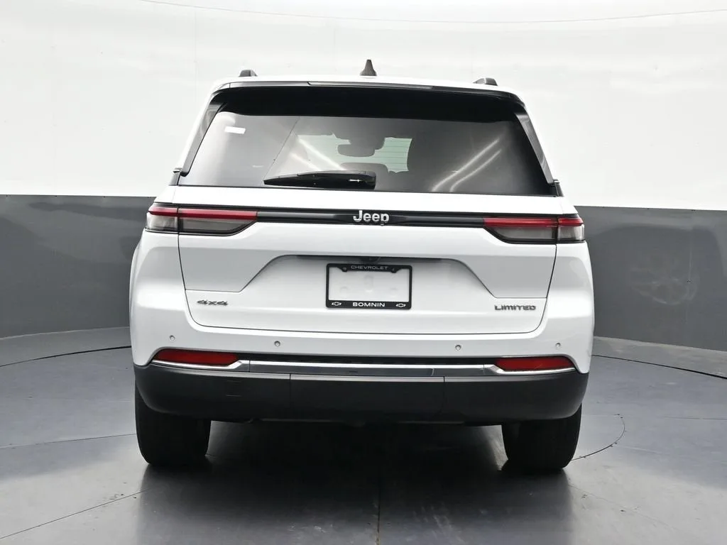 2023 Jeep Grand Cherokee Limited 4x4 photo 4