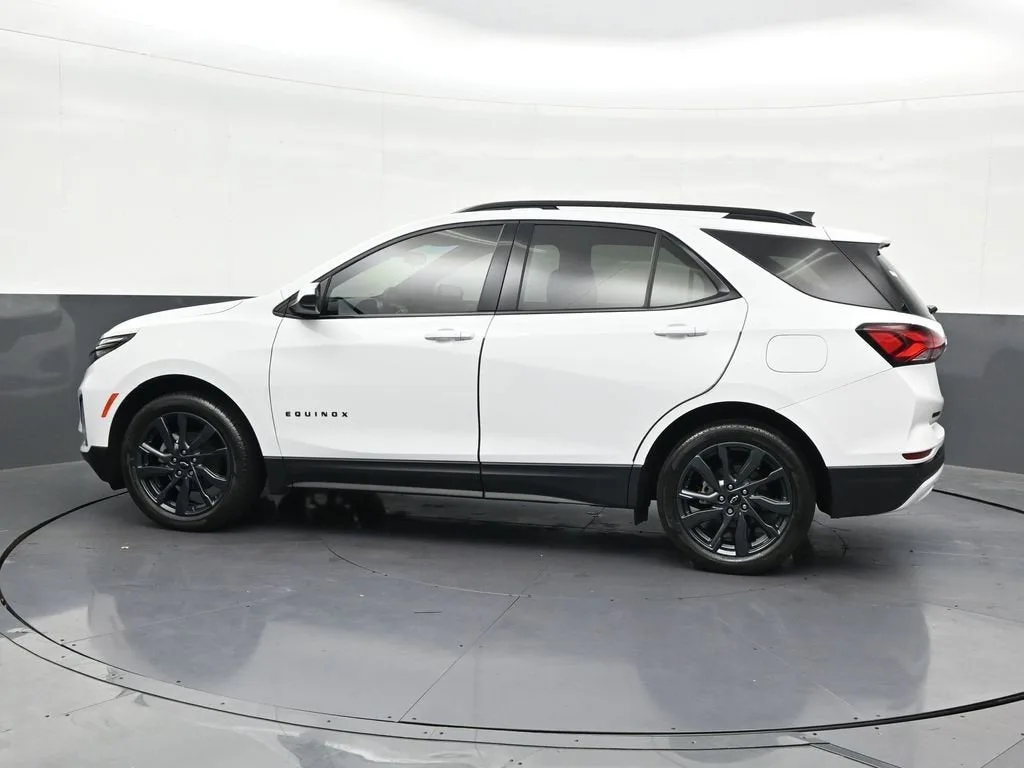 2024 Chevrolet Equinox RS photo 2
