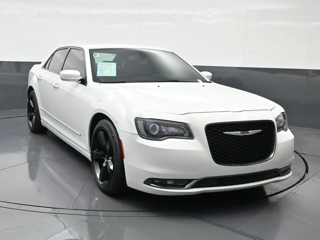 2020 Chrysler 300 300S photo 8