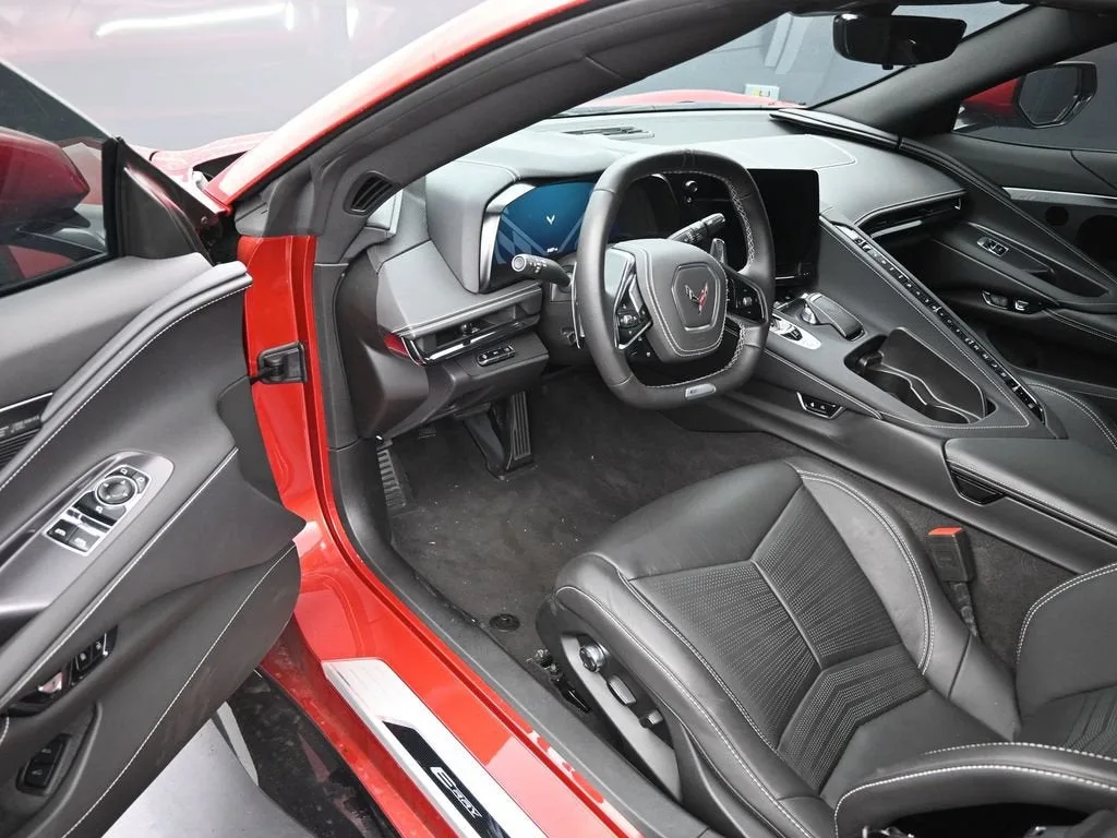2025 Chevrolet Corvette E-Ray 2LZ photo 10
