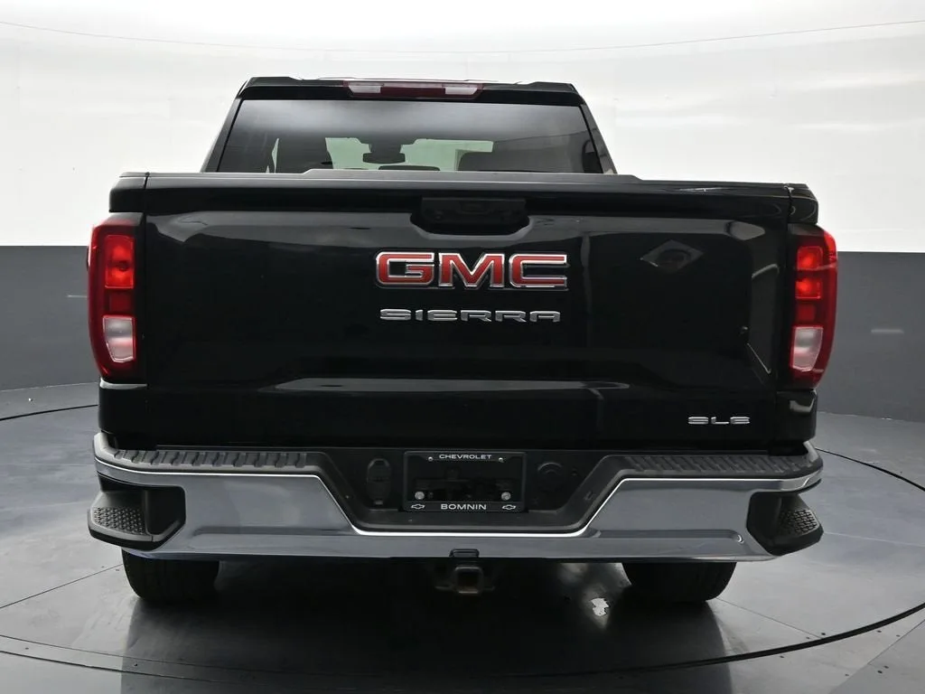 2024 GMC Sierra 1500 SLE photo 4