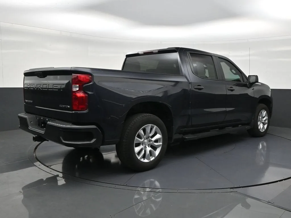 2022 Chevrolet Silverado 1500 Custom photo 5