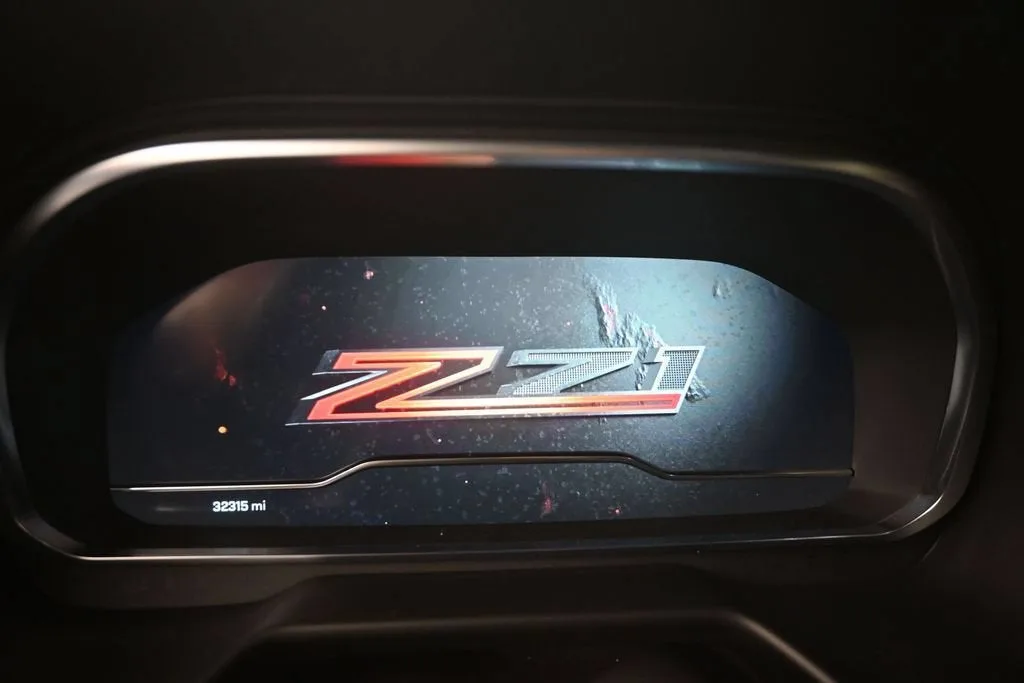 2023 Chevrolet Suburban Z71 photo 10