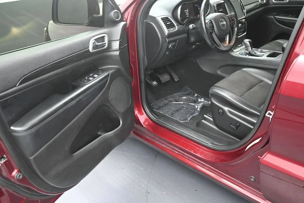 2020 Jeep Grand Cherokee Altitude 4x2 photo 10